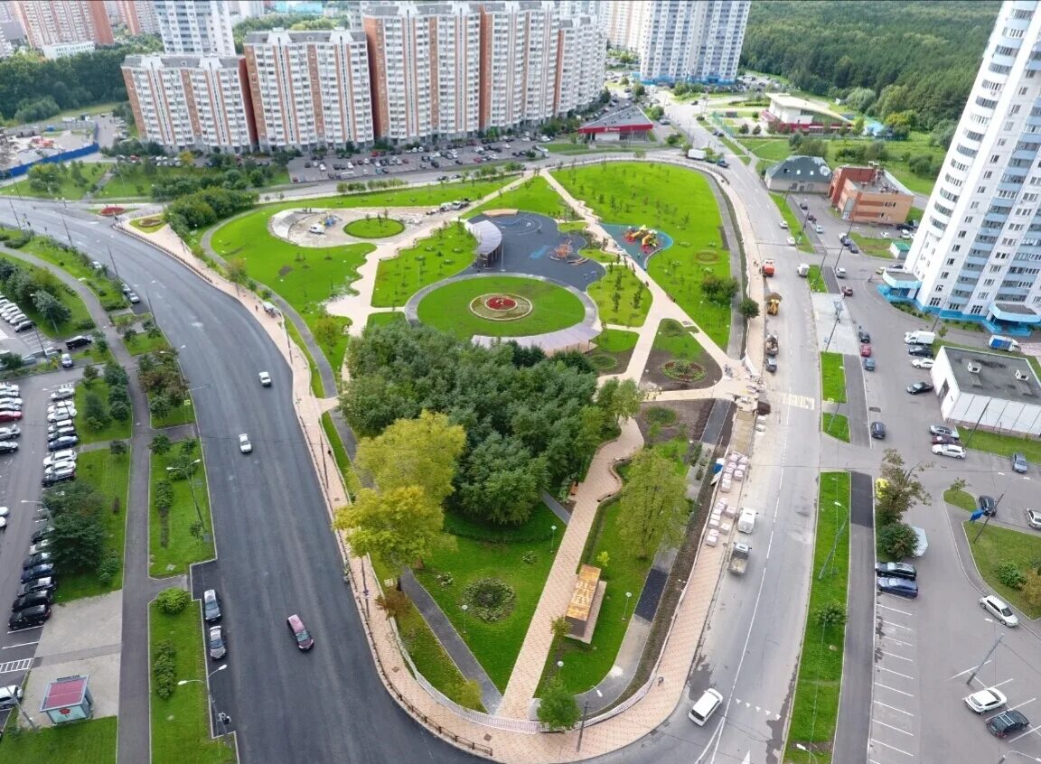 Ухтомская 20 москва. Сквер на Лухмановской улице в Косино-Ухтомском. Лесопарк Косино-Ухтомский. Парк в Кожухово на Лухмановской. Парк треугольник на Лухмановской.