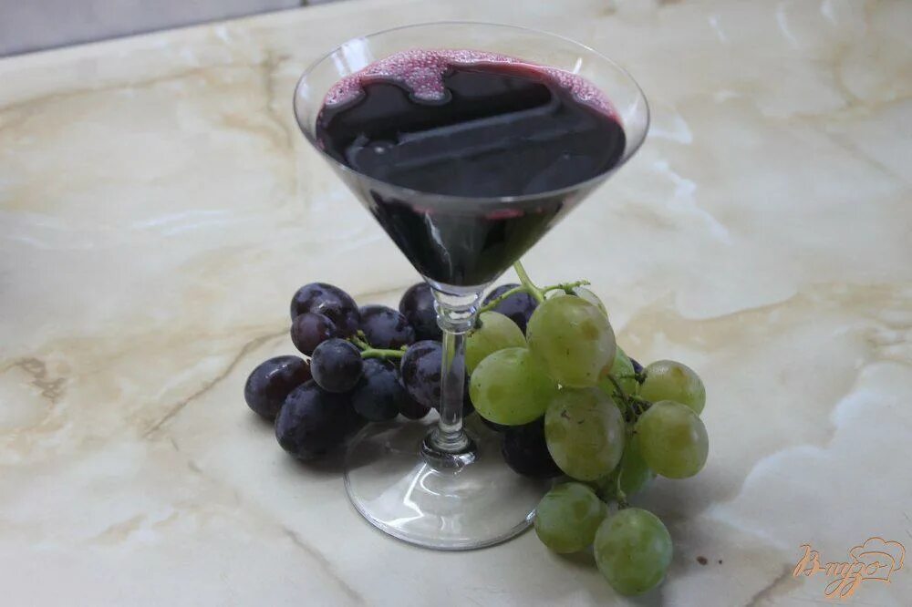 Сок виноградный домашний рецепт. Виноградный сок домашний. Фото домашний сок из винограда. Как приготовить натуральный виноградный сок. Виноградный сок с крахмалом блюдо кавказской кухни.