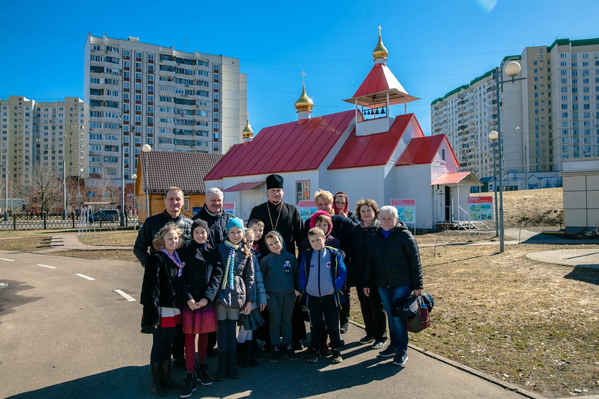 храм анатолия и протолеона на братиславской. храм анатолия и протолеона в марьино временный храм. храм в марьино анатолия и протолеона храмовый комплекс. храм братиславская. анатолия и протолеона в марьино.