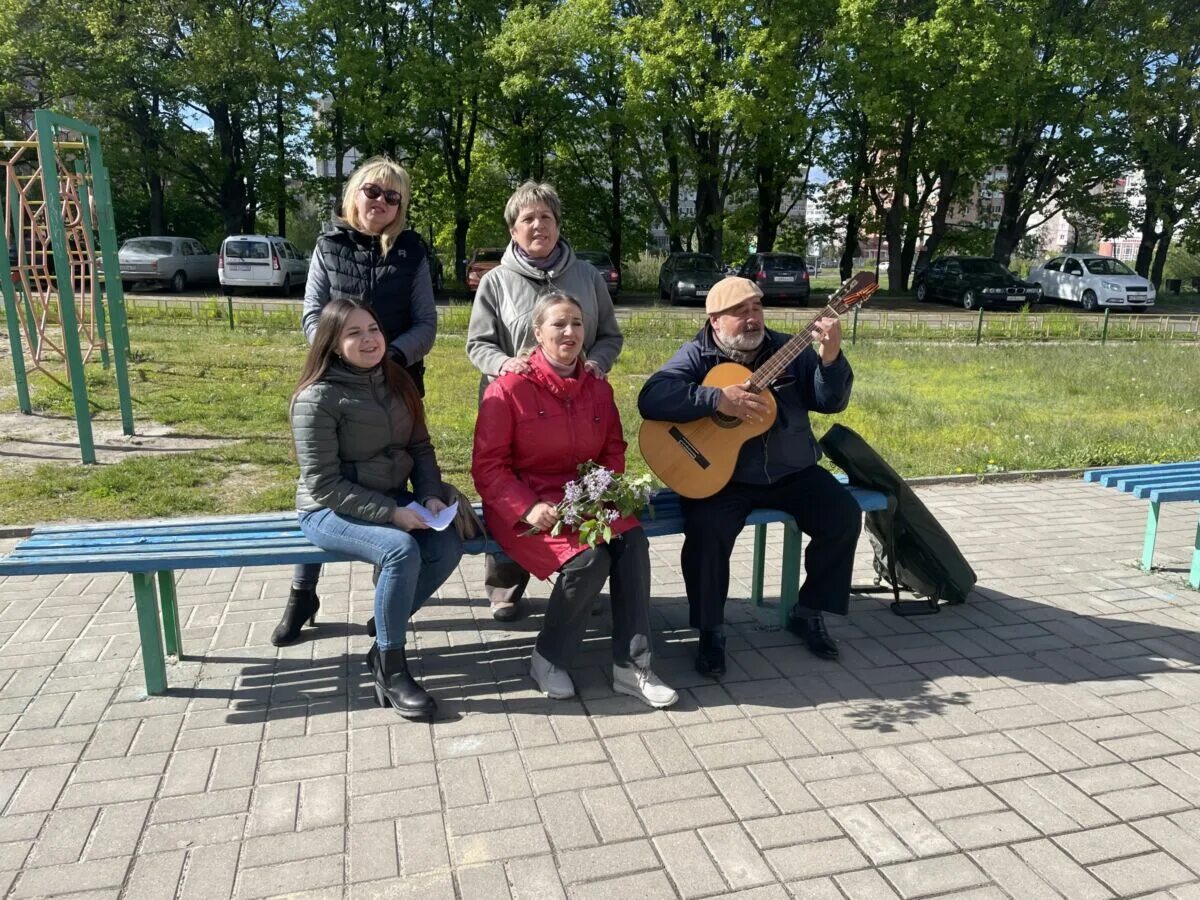 музыкальная школа челябинск №5. поем двором картинка. кто пел дворик. проект поем двором. песня про тюмень.