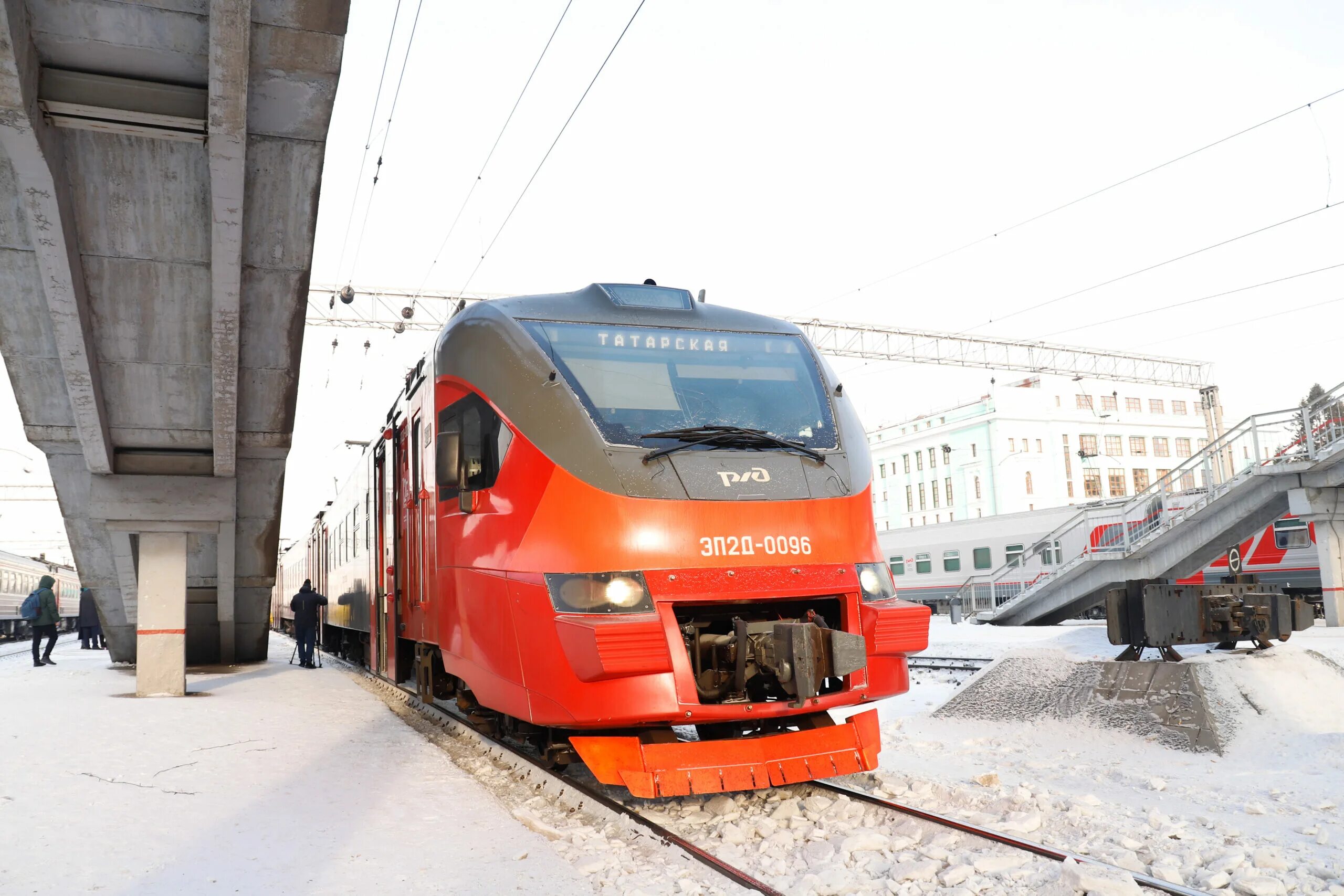 Билеты татарск новосибирск электричка. Электропоезд Новосибирск Татарск. Электричка Новосибирск Татарск. Российские электрички. Десятивагонный электропоезд Новосибирск.