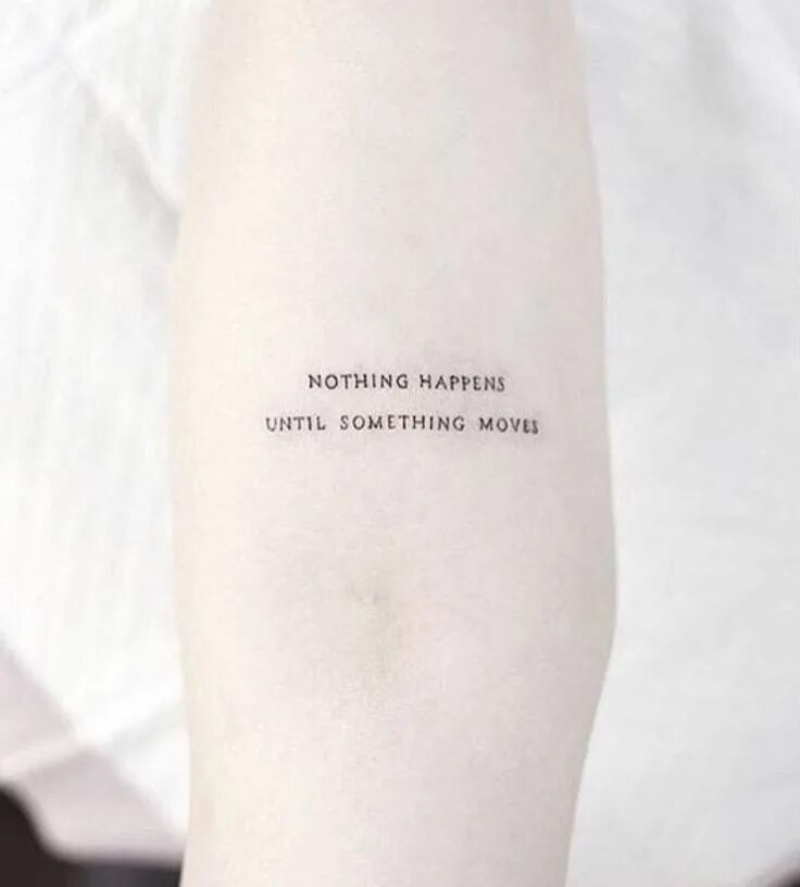 Nothing happened to me i happened. Цитаты про Татуировки. Татуировка Минимализм с фразами. Тату Минимализм надписи. Маленькие фразы для тату.