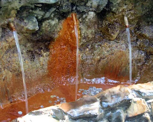 Вода насыщенная железом. Железистые Минеральные воды. Йодобромные Минеральные воды. Йодобромистые Минеральные воды в природе. Минеральные источники в Минводах.