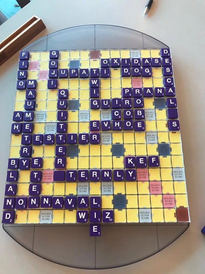 Scrabble go. Скрэббл. скрабл доска. игра скрабл. доска для scrabble.