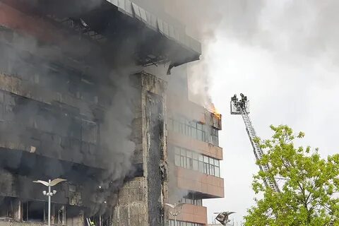 В москве горит человек