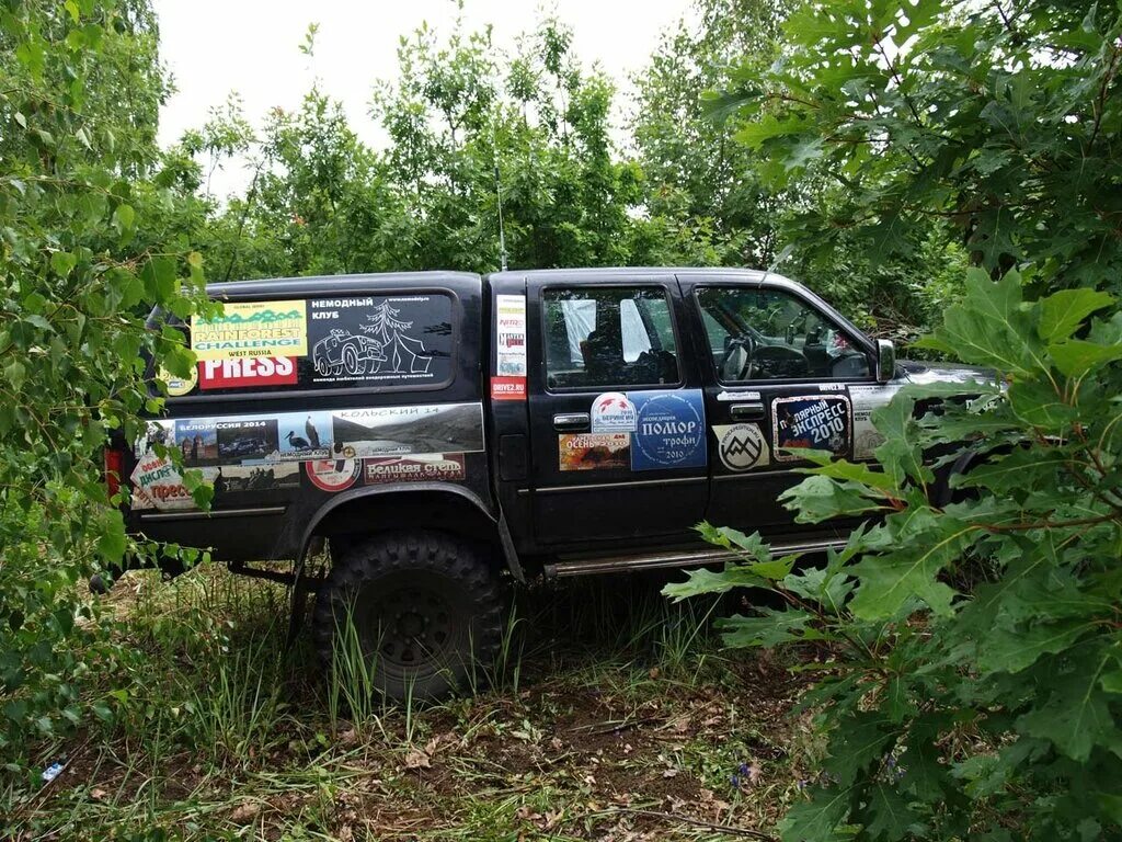 Леня немодный внедорожники. Немодный клуб. Немодный клуб. Немодный клуб. Походик.