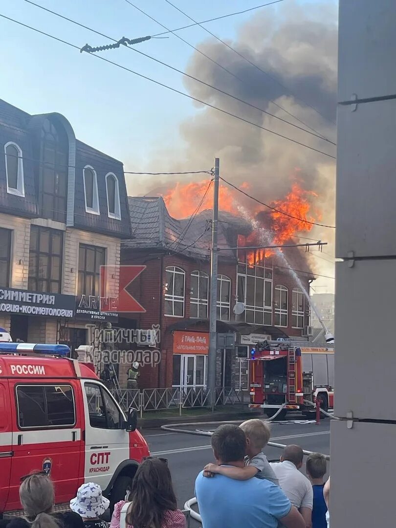 Пожар в Краснодаре сейчас. Пожар на Тургенева. Пожар на Тургенева Краснодар. Пожар Техноспорт Краснодар. Пожар тургенева