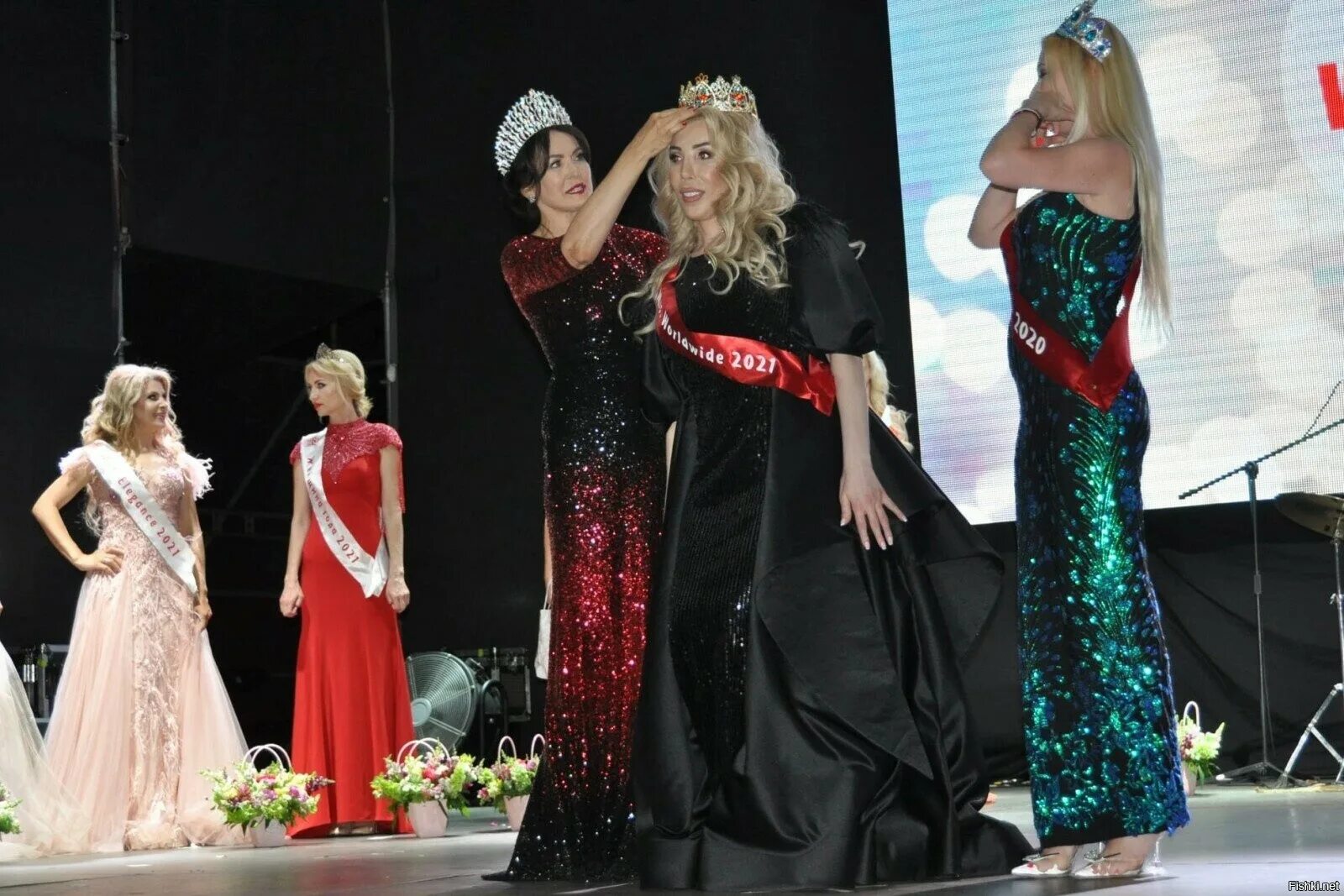 Miss 2021. Миссис Украина 2021. Мисс Всемирная 2021 победительница.