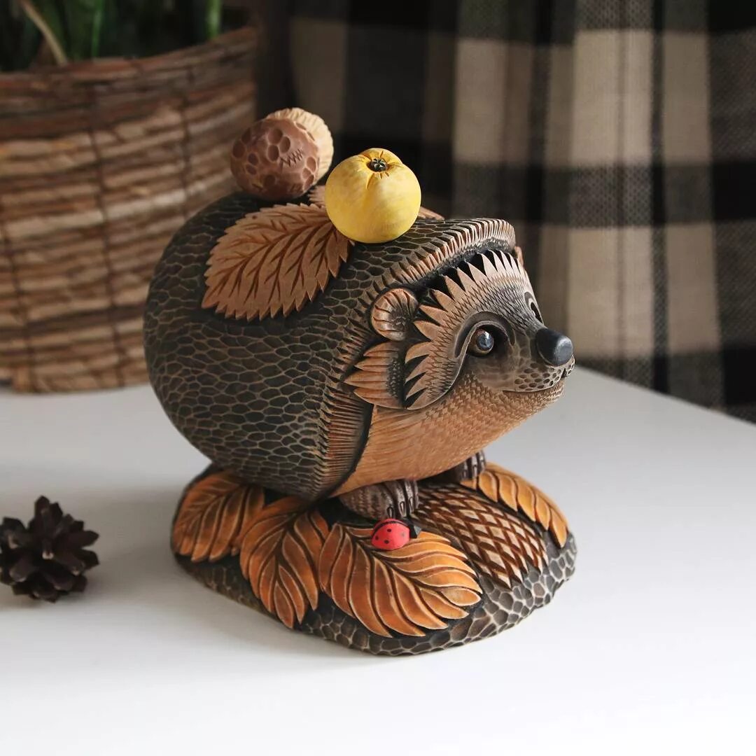 Ежик из дерева. Деревянная игрушка ежик. Игрушки каталки из дерева. Ежик из дерева. Деревяшки ежик.