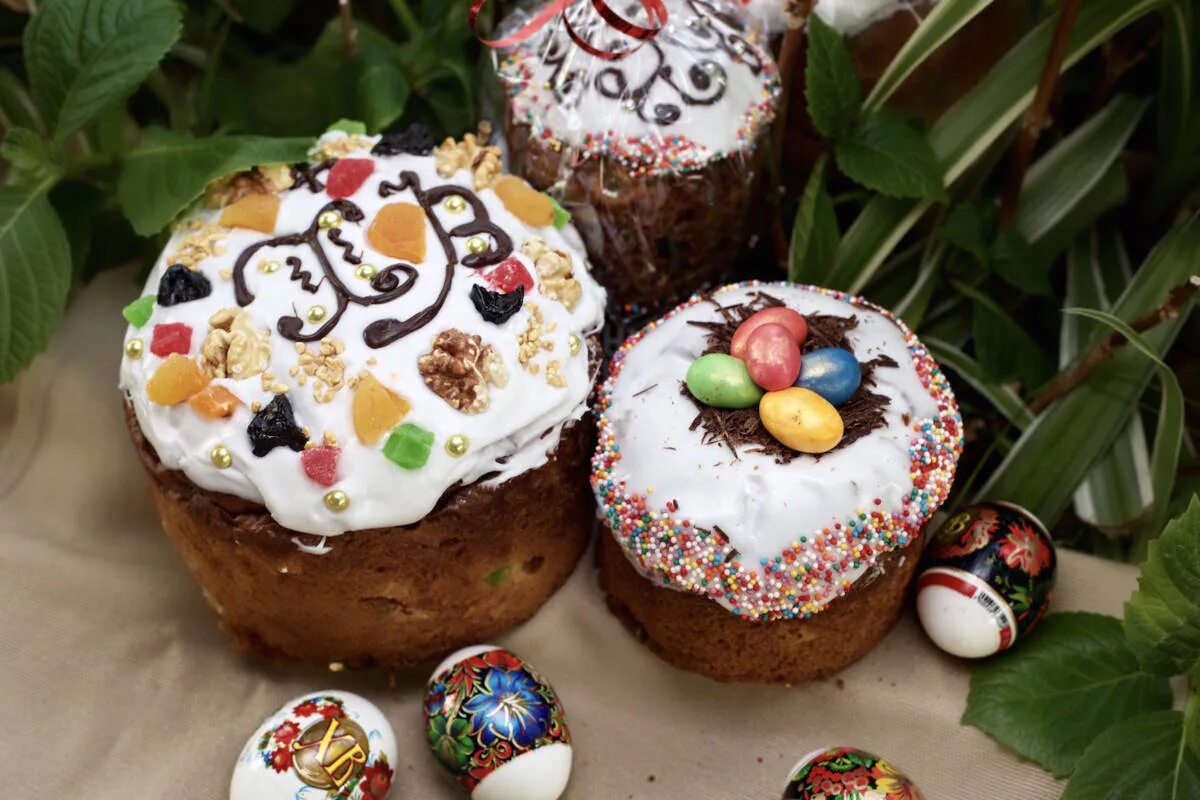 пасхи кафе. стильные куличи. пасхи кафе. кулич пасхальный ресторан москва. пасха в кафе.