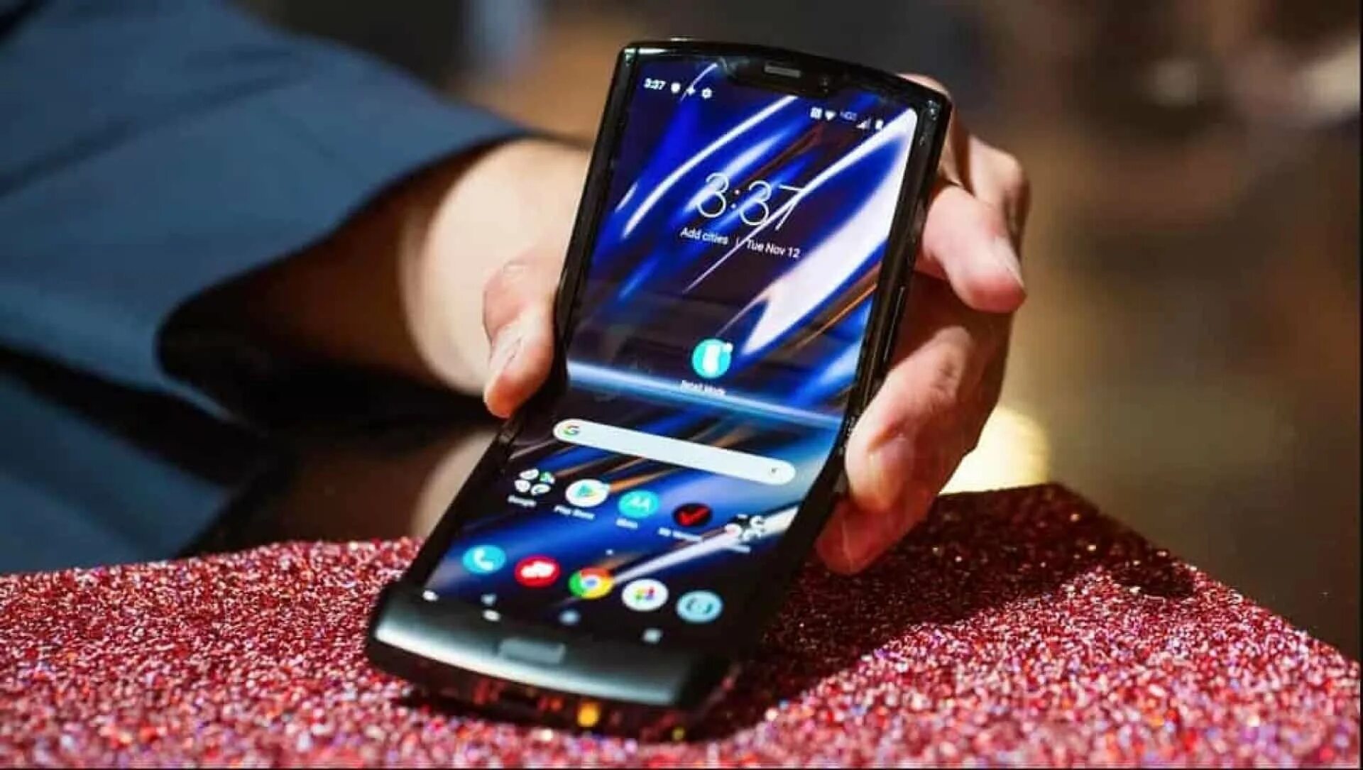 Новый Motorola RAZR 2019. Складной смартфон Motorola RAZR. Моторола разр 2019. Motorola RAZR 2022.