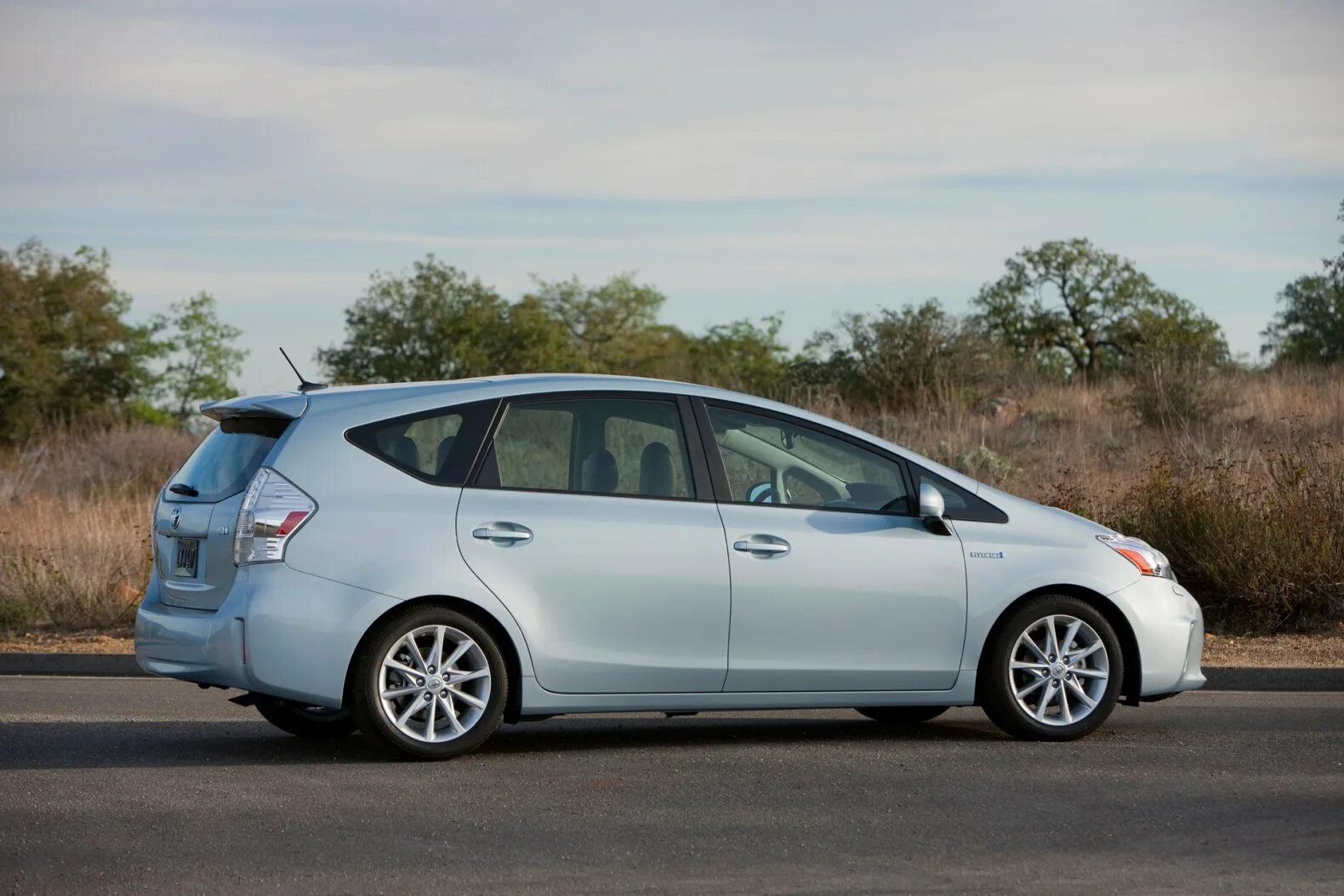 Toyota Prius v 2011. Toyota Prius v ( ) 2012. Toyota Prius 5. Toyota Prius v 2012 v.