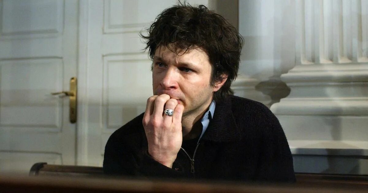 Бертран канта. Бертран канта сейчас. Бертран канта французский музыкант. Бертран канта французский музыкант. Бертран канта.