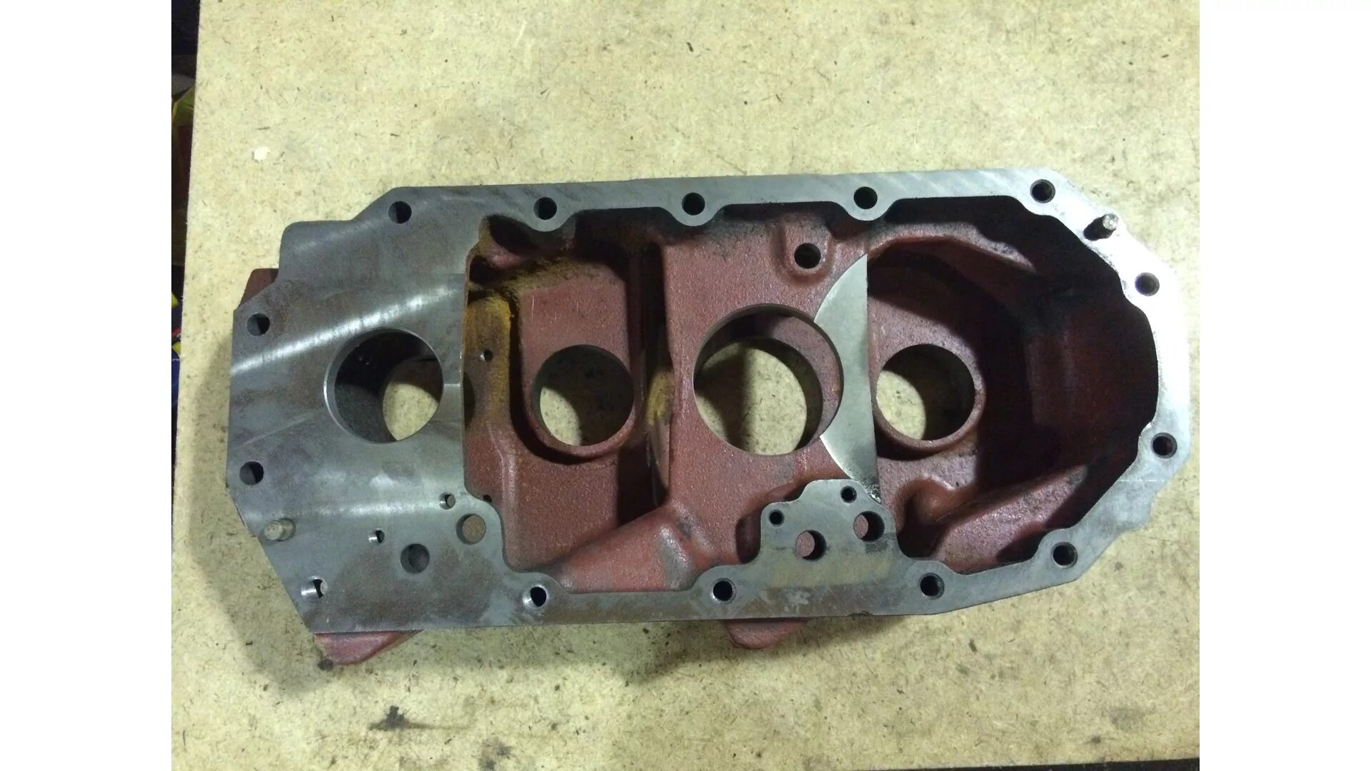 Коробка передач трактора мтз 320. Коробка передач беларус 320. Беларус 320. Коробка мтз 320. Вал промежуточный кпп мтз 82.