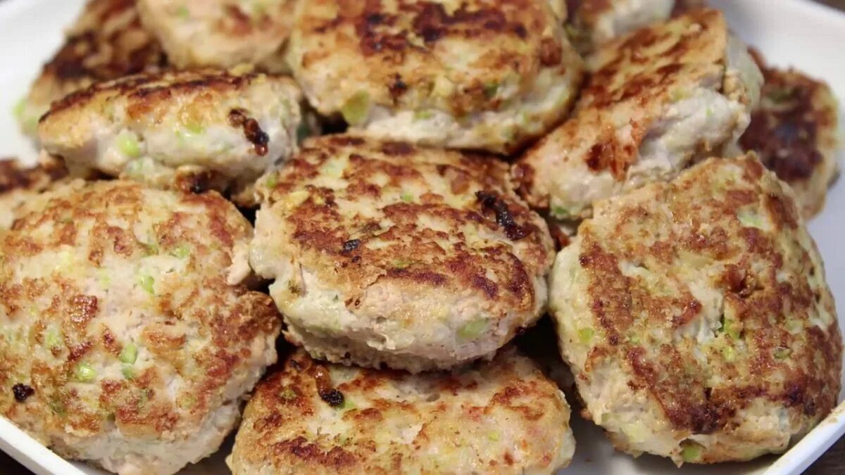 Ёжики из куриного фарша с рисом. Котлеты 400 грамм фарша. Котлеты 400 грамм фарша. 50 грамм фарша. Котлеты на молоке.