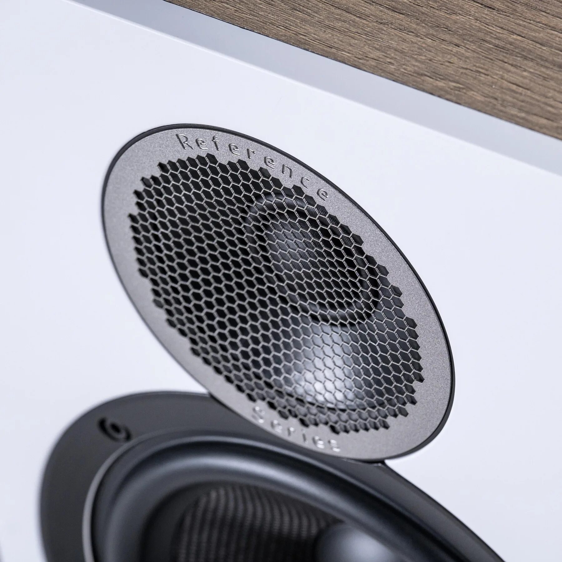 Elac debut reference dbr62 фото. Elac debut reference dbr62 коробка. Полочная акустика elac debut. Elac ubr-62. Elac dbr62 динамик.