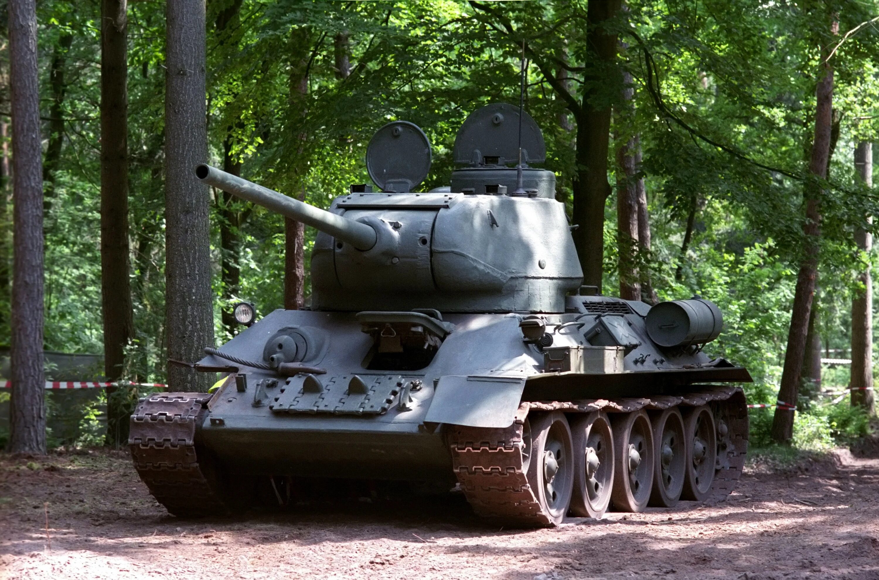 Г з 4. Танк т-34-85. Танк т34. Т-34 85 Калибр. Т-34 танк СССР.