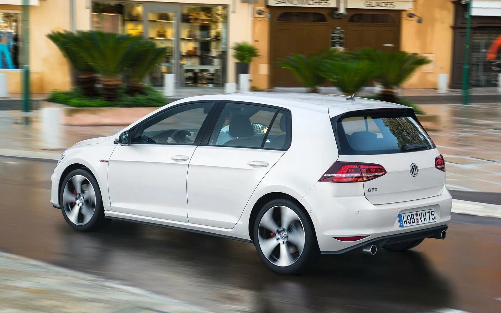 Гольф 7 рестайлинг gti. Golf mk7. Volkswagen golf 7 поколение. Vw golf gti mk7. Фольксваген гольф 7 2012.