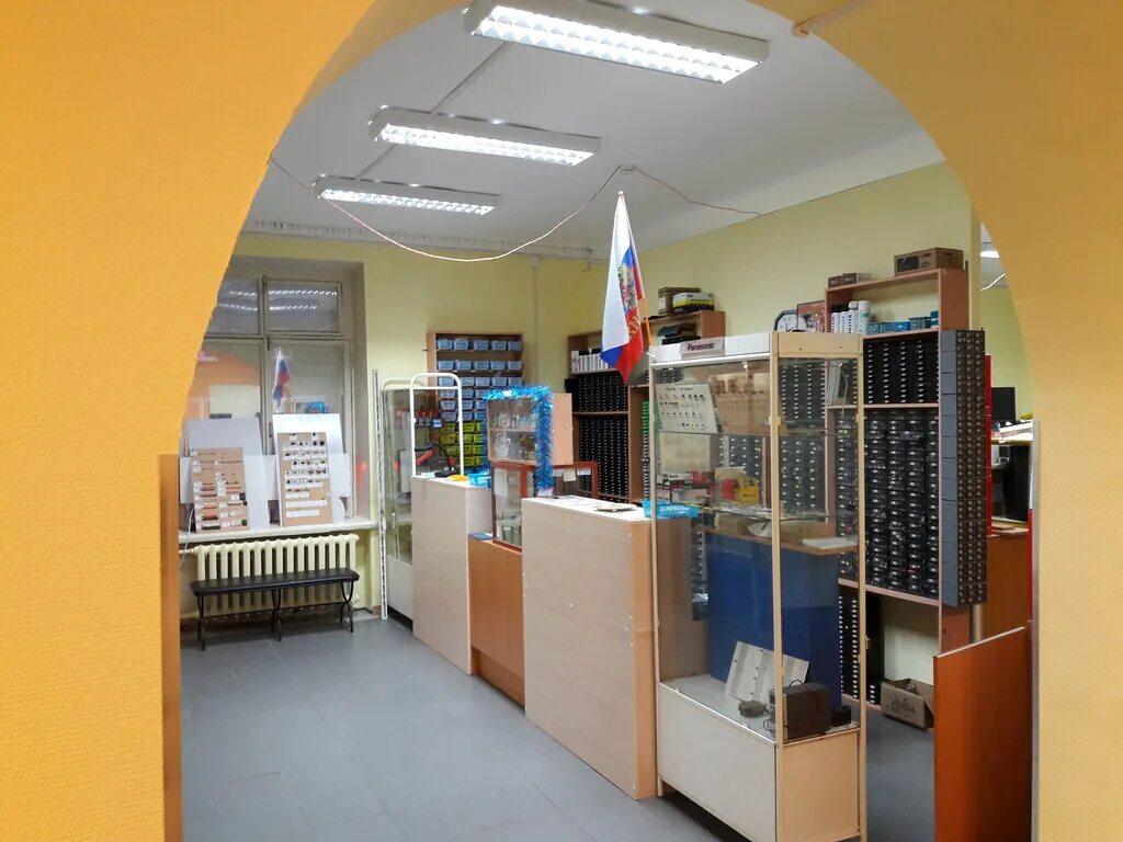 Микросхемы, транзисторы, диоды,резисторы ,конденсаторы. Паяльщик радиодеталей назарово. Радиодетали 2к18д. Магазин радиоэлементов спб. Радиодетали на лом 2 лб014.