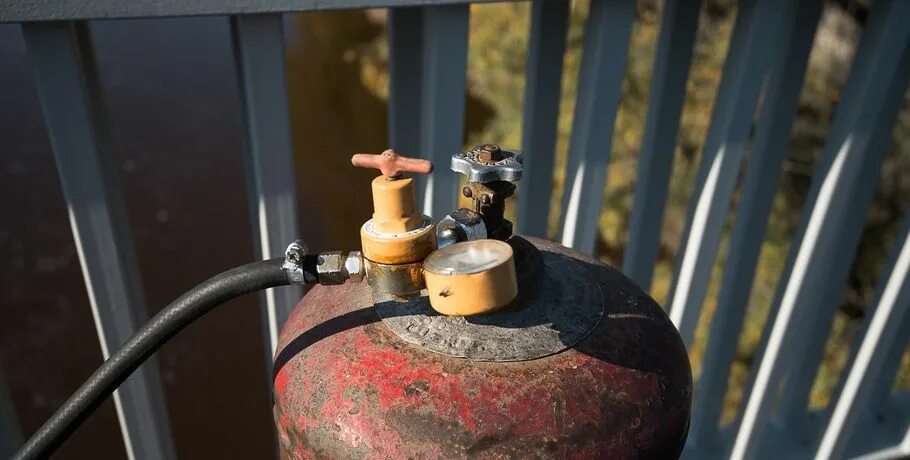 Пропан газ баллон. Газовый баллон на стройке. Цилиндрический баллон 103 л. Пропановый баллон ссср. Газовый баллон 10л пропан.