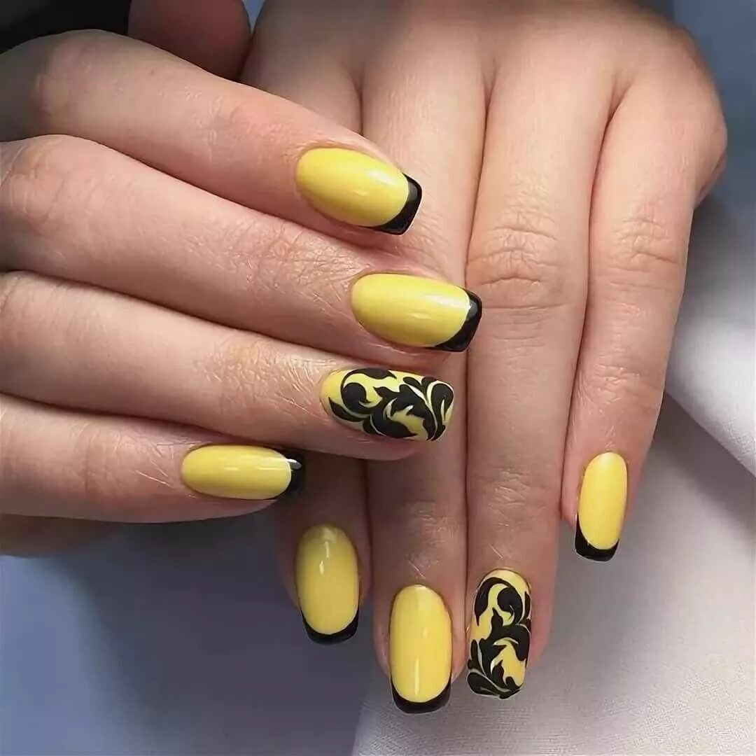 Лимонный дизайн ногтей. Желтый маникюр. Жёлтые ногти маникюр. Маникюр жёлтый с чёрным. Красивые желтые ногти.