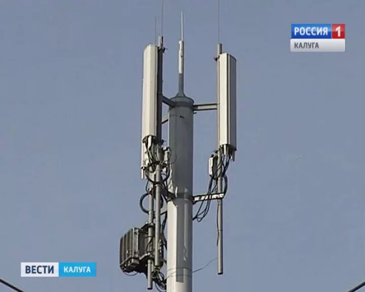 Вышки сотовой связи вред. Российские базовые станции сотовой связи 5g. Антенны мобильной связи на жилом доме. Сотовая вышка рядом с домом. Трос безопасности вышка сотовой связи.