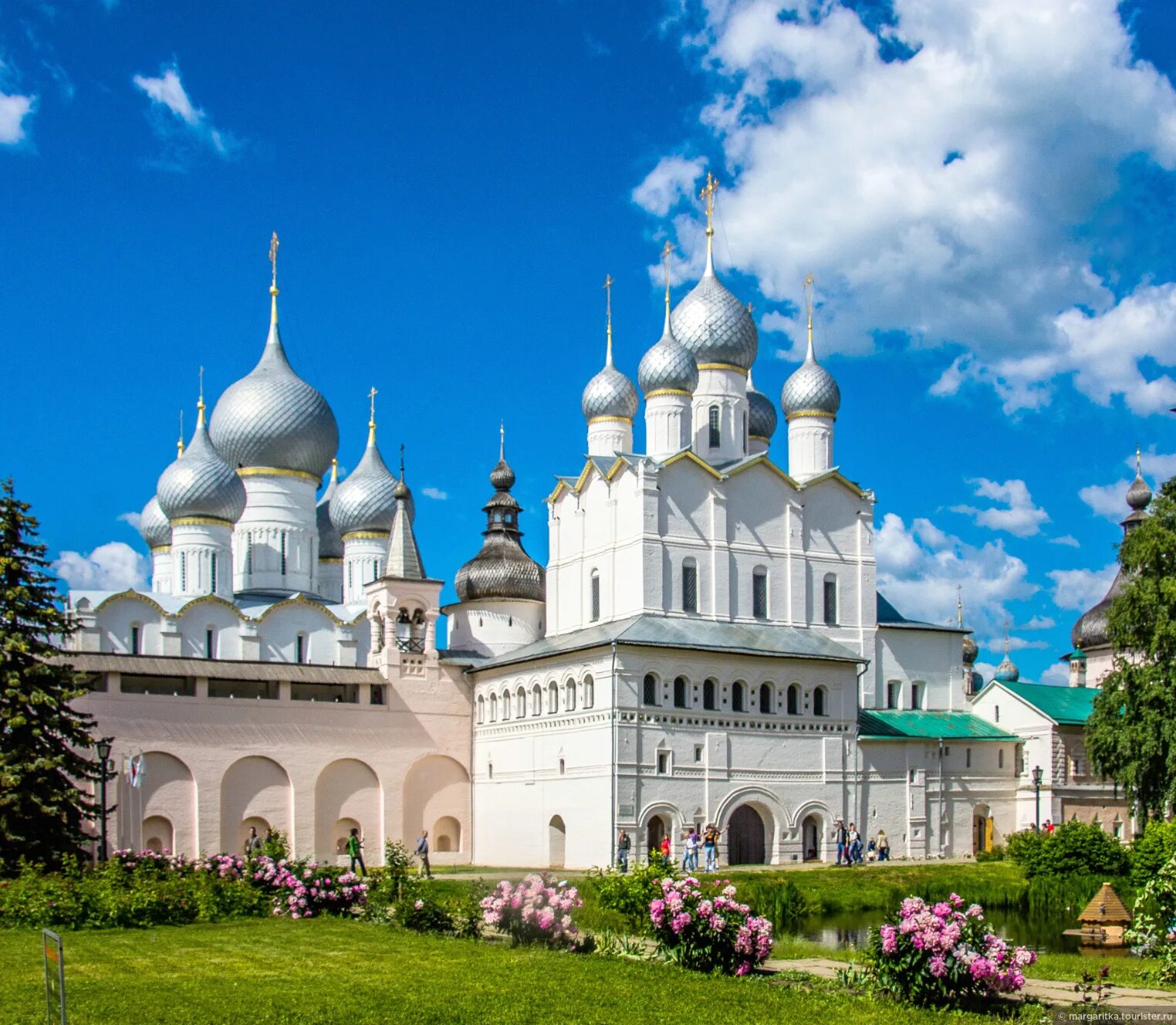 Рос т г. Успенский храм Ростов Великий.