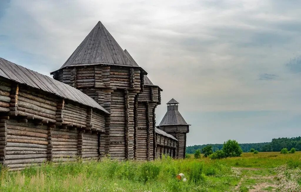 Крепость деревьев. Переславль-залесский крепость. деревянная крепость александрова гора переславль-залесский. переславль деревянная крепость. деревянная крепость чулково.