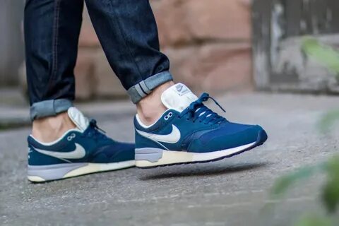 Nike midnight navy