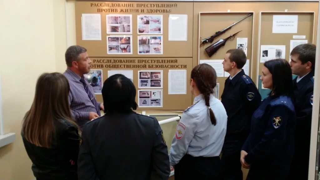 Следователь мвд зарплата. Следователь следственного комитета. Повышение следователям. Фотографии следователей. Следователь полиции форма.