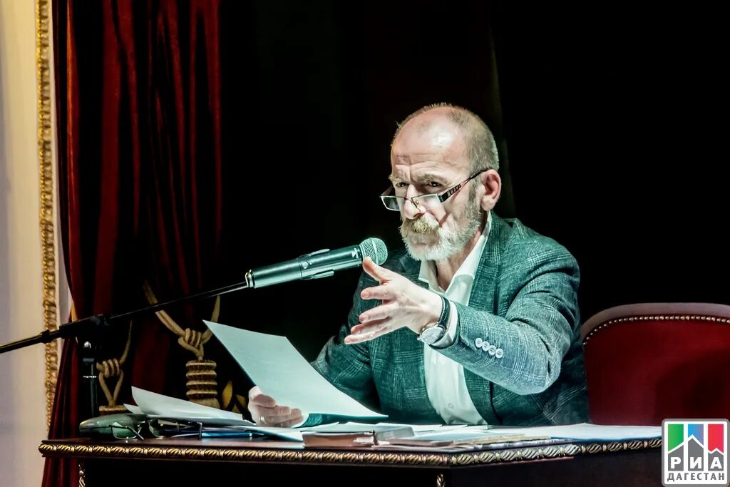 Серебряный лекции. Серебряный лекции. Серебряный лекции. Серебряный лекции. Поэзия в театре фото.