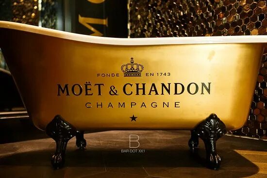 Моет бар. Моет бар. Moet chandon bar. Moet chandon ice imperial. Слайд корнер бар.