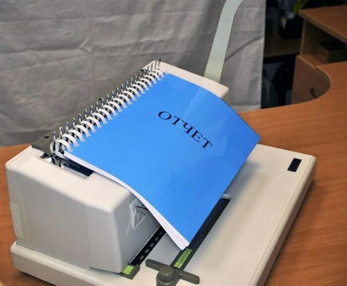 Брошюровка пластиковой пружиной а4. Пружин) 3889 deli. Прошивка листов. Брошюровка документов. Переплет binder t9520.