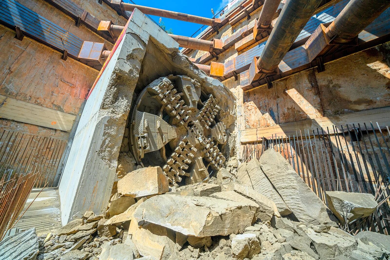 первая которая готова 1. жилой комплекс ударный. жк парковый барнаул. памятник петру плотнику на адмиралтейской набережной. первому игроку приготовиться (2018).