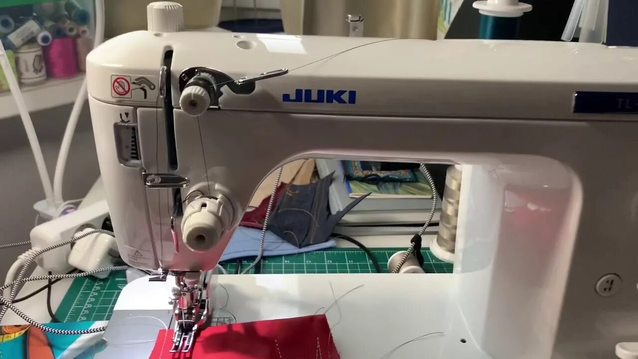 Джуки ф 300. Швейная машина juki tl 2010q. Juki tl-2010q. Джуки тл 2010q. Juki tl-2010q.