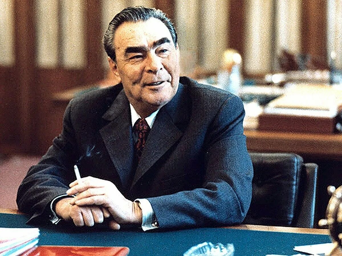 Ел брежнев. Брежнев смешные фото. Ел брежнев. Ел брежнев. Ел брежнев.