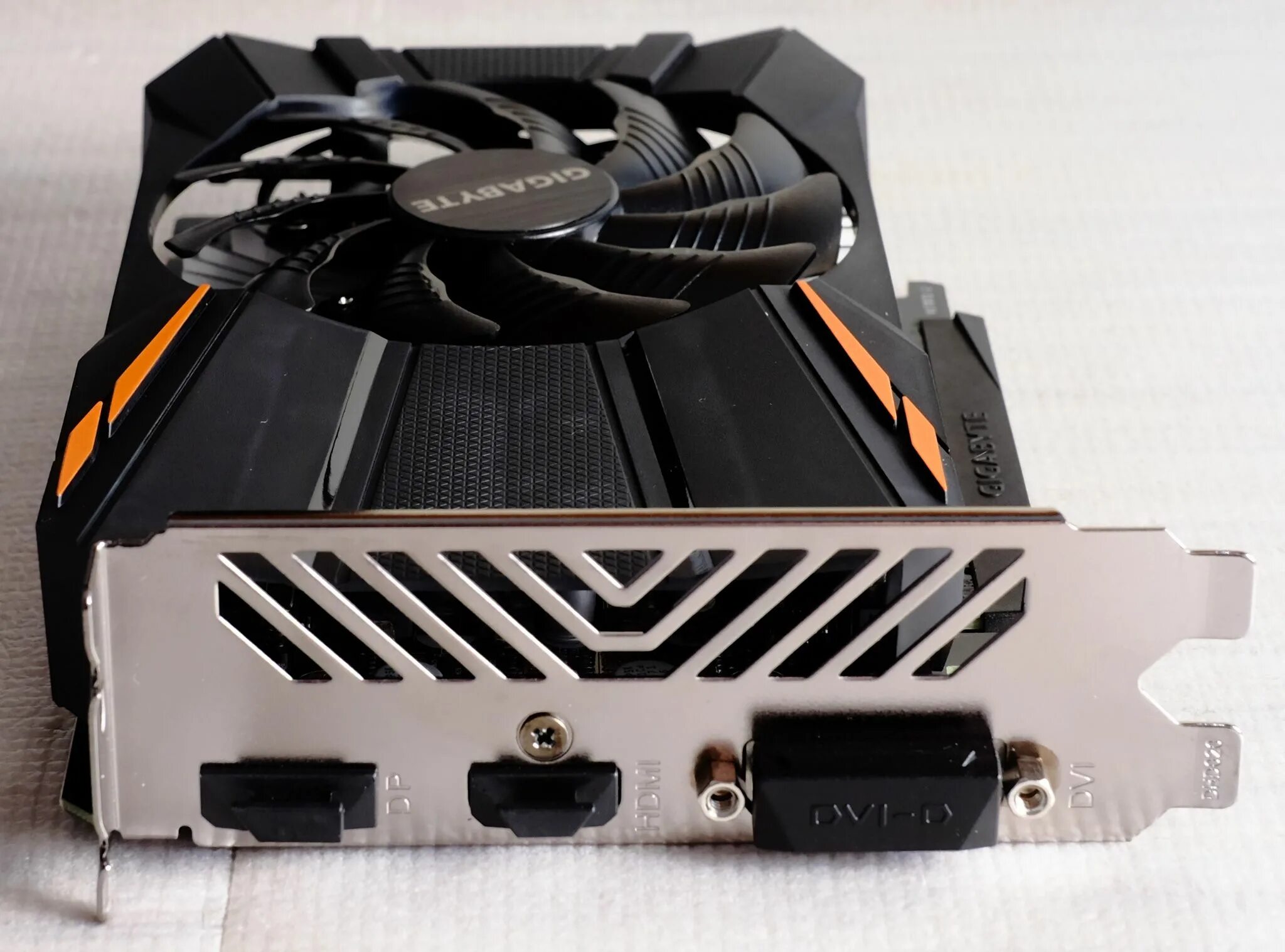 Gigabyte GEFORCE GTX 1050 ti. GTX 1050 ti 4gb. Gigabyte 1050 ti 4gb. Видеокарта GTX 1050 ti 4gb Gigabyte.