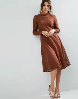 Коричневое платье миди
