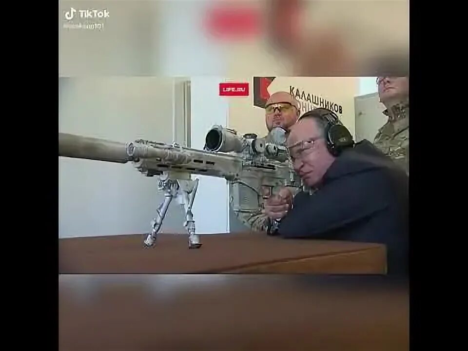 Мем ай меня снайпнули в полете. Снайпнули в полёте. меня снайпнули. ай снайпнули в полёте.