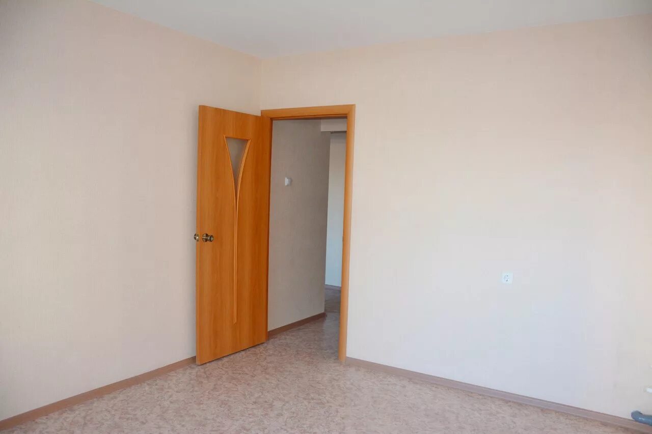 Дверь в новостройке от застройщика. Чистовая отделка от застройщика студия. Чистовая отделка в новостройке. Жк энфилд отделка. Матрешкин двор квартиры.