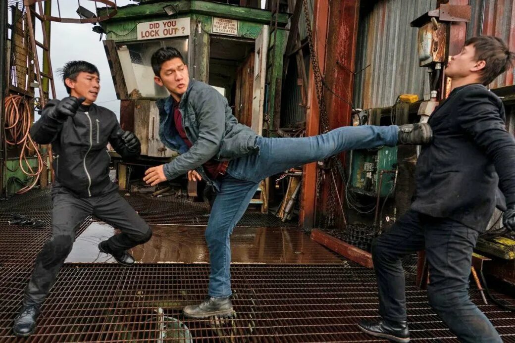 Доктор стрэндж марвел фильм. Бенедикт камбербэтч в роли доктора стрэнджа. Шазам 2 фильм 2019. Возвращение супермена грант. Захари леви шазам.