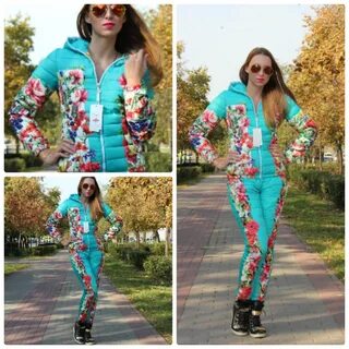 Костюм с ярким принтом