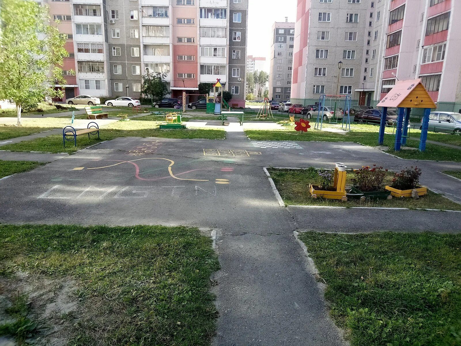 ул ломинского 25 снежинск. снежинск ломинского 35. жк янтарный снежинск. магазин мастер снежинск. снежинск улица ломинского.