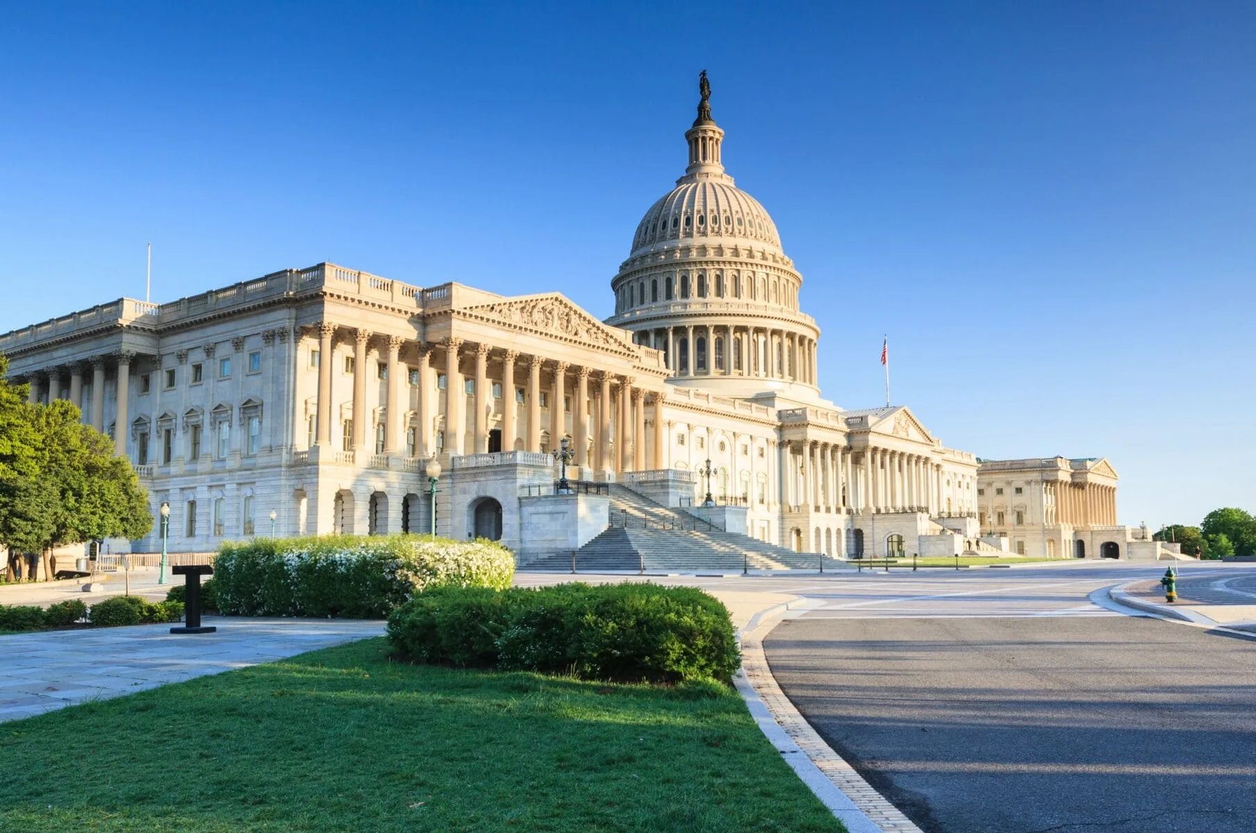 Washington d c is a. Капитолий Вашингтон. Капитолийский холм в Вашингтоне. Капитолий США В Вашингтоне. Капитолий штата Вашингтон Вашингтон.