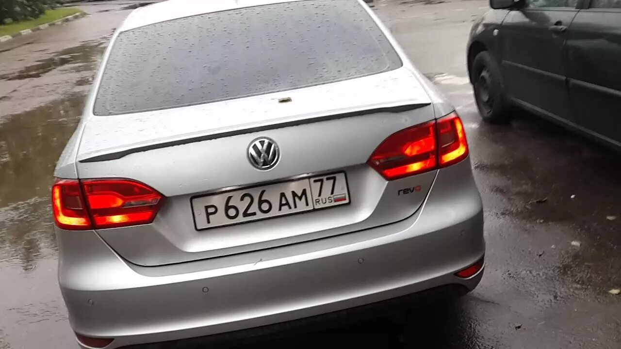 Задние противотуманки jetta 6. Дистроник задний на фольксваген джетта 7. Задний габаритный фонарь jetta 6. Задние габариты джетта 6. Фольксваген джетта 6 замена лампочки поворотника.