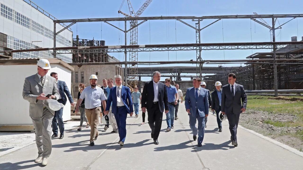 Крымские фирмы. Красноперекопск крым содовый завод. Новые заводы в крыму. Телевизионный завод симферополь. Содовый завод в крыму.