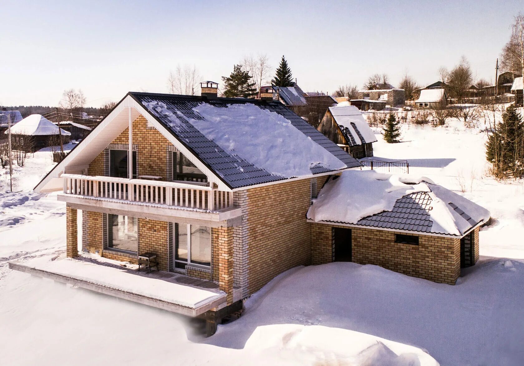 Деревянные постройки. Постройки из бруса. Дом брус. Построить дом пермь. Трехэтажный деревянный дом.