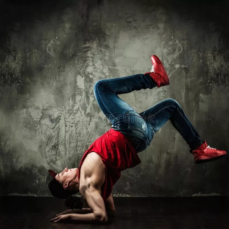 Break man. Стойки танцоры. man dance shorts.