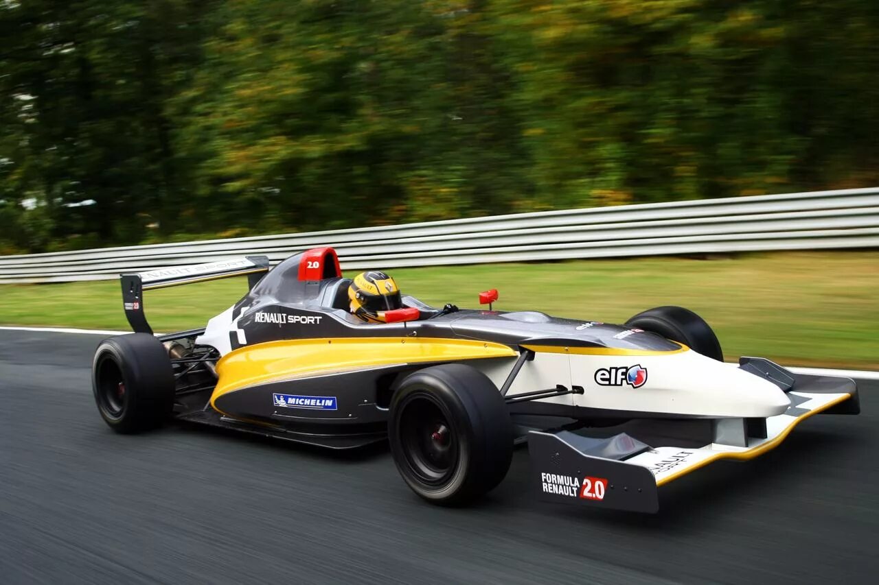 Renault 2.0 отзыв. Болид Formula 2. Formula Renault. Формула Renault 2.0. Болид формулы 2.