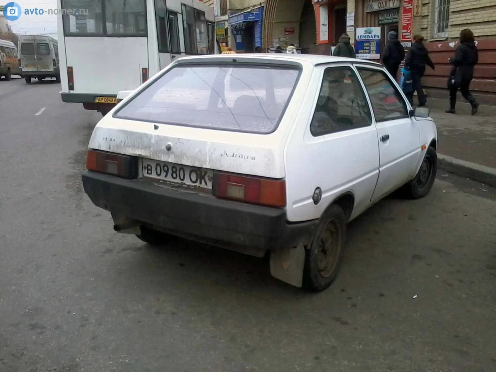 ЗАЗ-1102 Таврия сбоку. ЗАЗ 1102 Таврия багажник. ЗАЗ 1102 СССР. Номер таврии